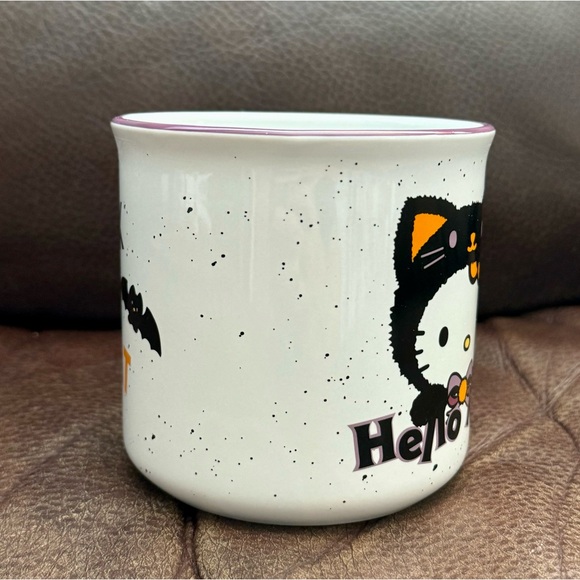 Trick or Treat - Hello Kitty Black Cat 20oz Ceramic Halloween Mug - Picture 4 of 6